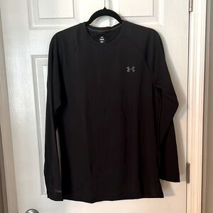 NWT. Men’s Under Armour fitted cold gear, long sleeve shirt.